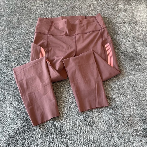 Lululemon Speed Limit Crop 23"
Cherry Cola Size 10 - Picture 4 of 12